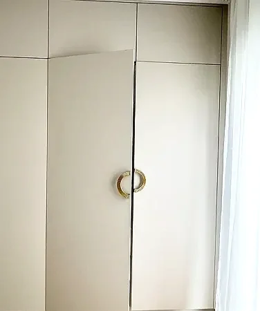 100